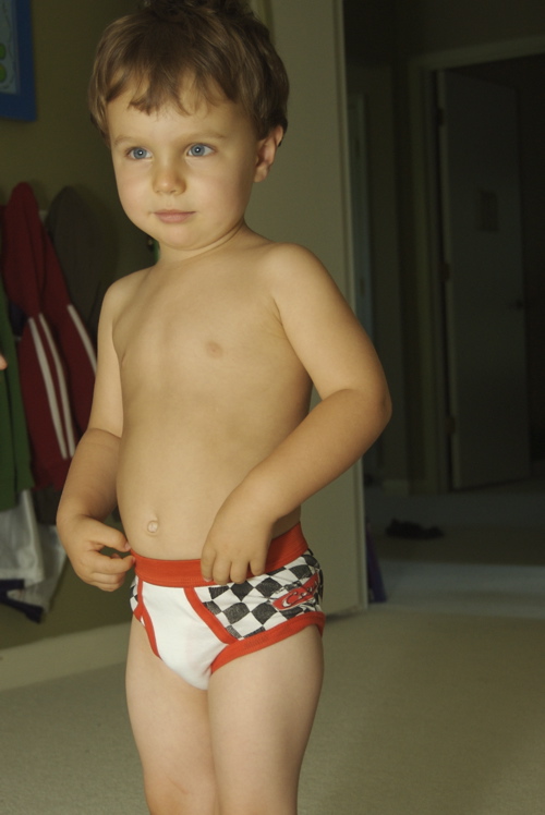 [2008+07+Eli+underwear.jpg]