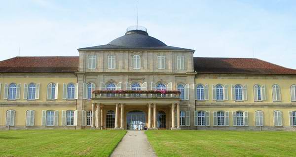 [Schloss-hohenheim.jpg]