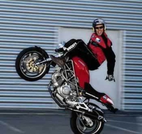 [motor-cycle-stunts-006.jpg]