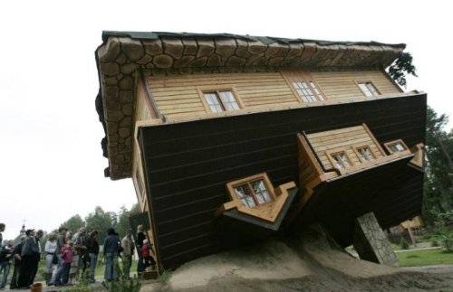 [upside-down-house-002.jpg]