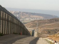 [San+Diego+border+wall.jpg]