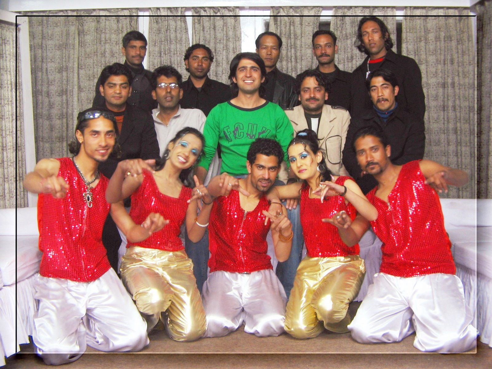[ANUJ+WITH+HIS+BAND.JPG]