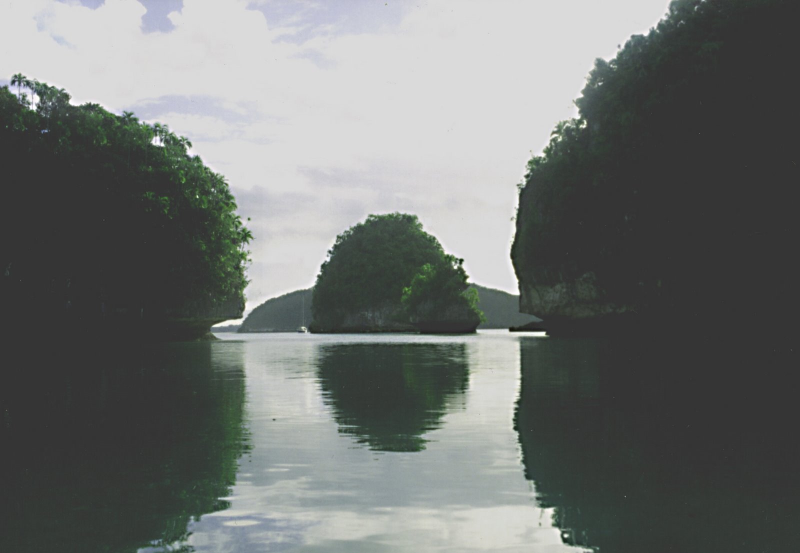 [Palau,+Rock+Islands.jpg]