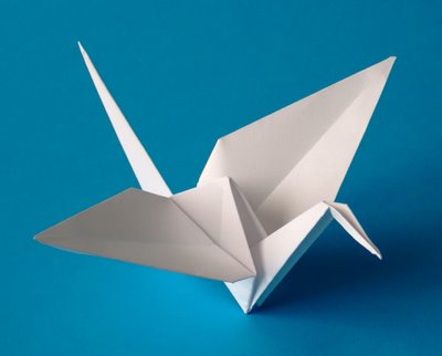 [746px-Origami-crane.jpg]