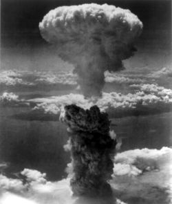 [250px-Nagasakibomb.jpg]