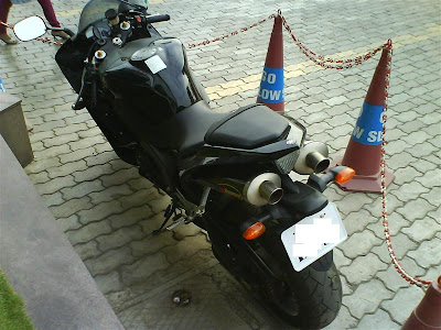 Yamaha R1 rear.jpg