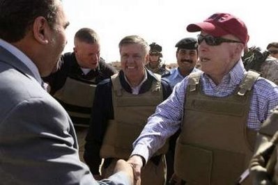 [McCain+in+Iraq,+3.17.08.jpg]