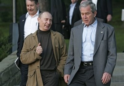[Bush+&+Putin,+4.5.08++1.jpg]