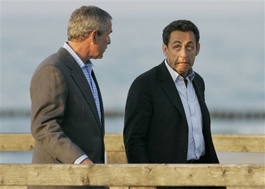 [Bush+&+Sarkozy,+6.7.07.jpg]