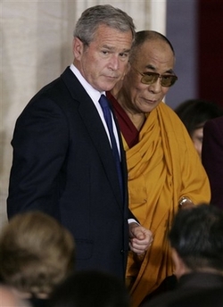 [Bush+&+Dalai+Lama,+10.17.07+++1.jpg]