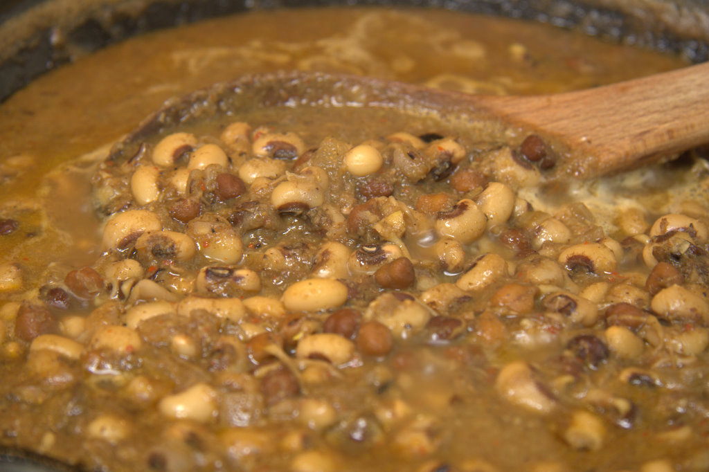 [Ussal+with+Black-eyed+Peas+and+sprouted+Bengal+Gram.jpg]
