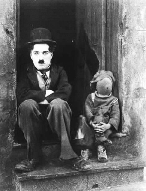 [Amede+avec+Chaplin+dans+the+kid.jpg]