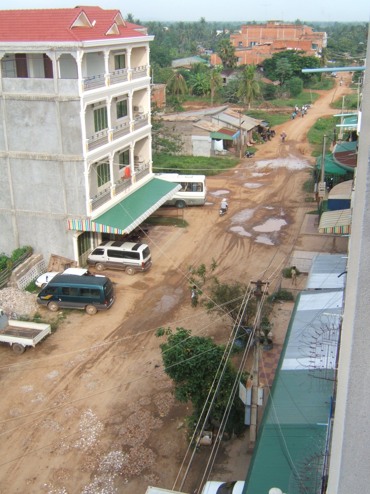 [Battambang--+View+from+Hotel+roof+4.JPG]