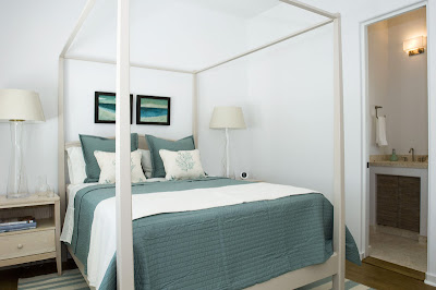 Beach Bedroom on Cococozy  Sleeping Tight In Two Bright Alys Beach Bedrooms