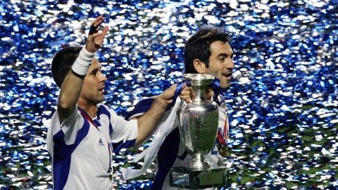 [euro2004_cup.jpg]