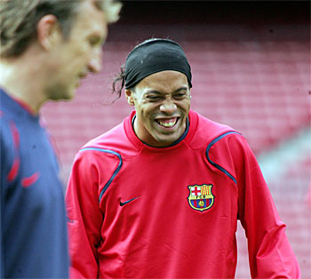 [Ronaldinho+entrenando+-+2+Barça.jpg]