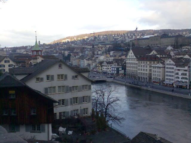 [view+from+the+hill+zurich.JPG]