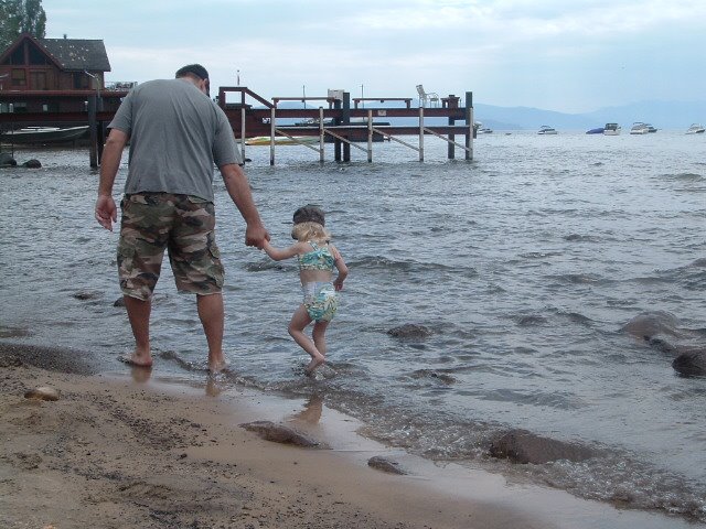 [Paige+and+Dadda+in+Water.JPG]
