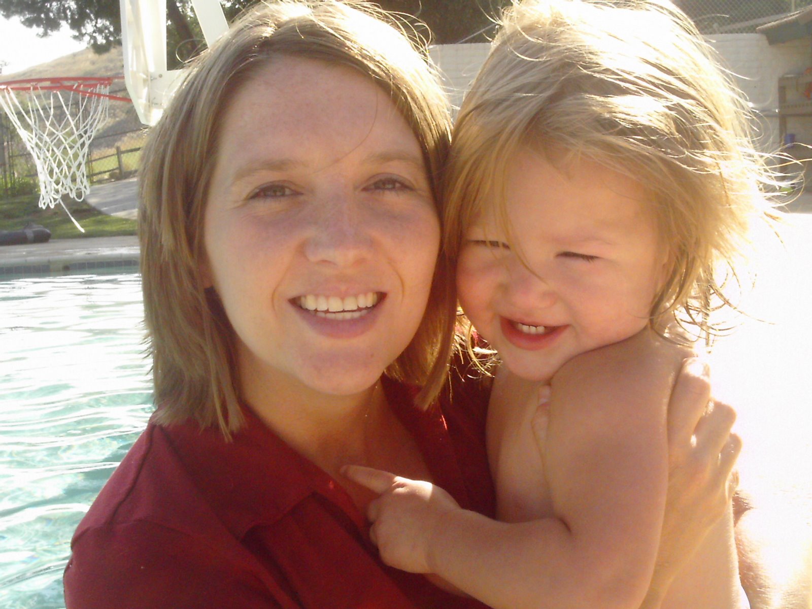 [bella+and+mommy+at+the+pool.jpg]