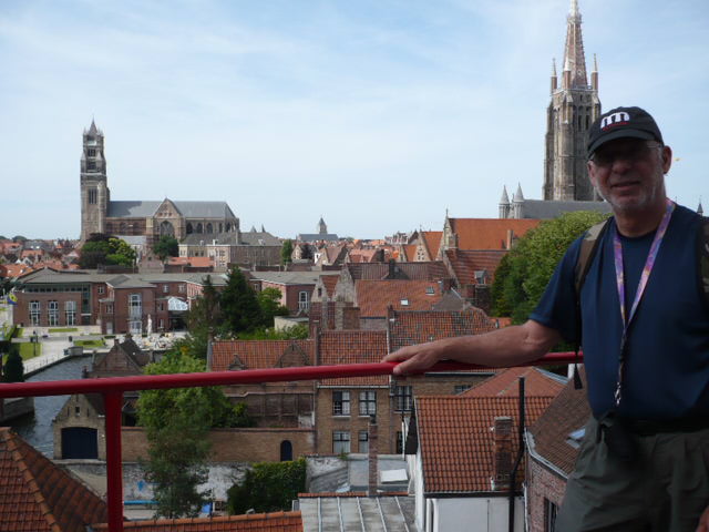 [brugge+over+the+city.JPG]