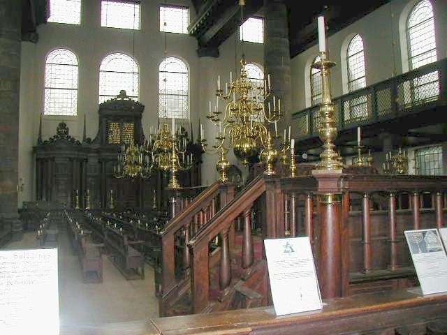 [synagogue-amsterdam-inside.jpg]