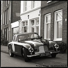 [Aston+Martin+DB1.jpg]