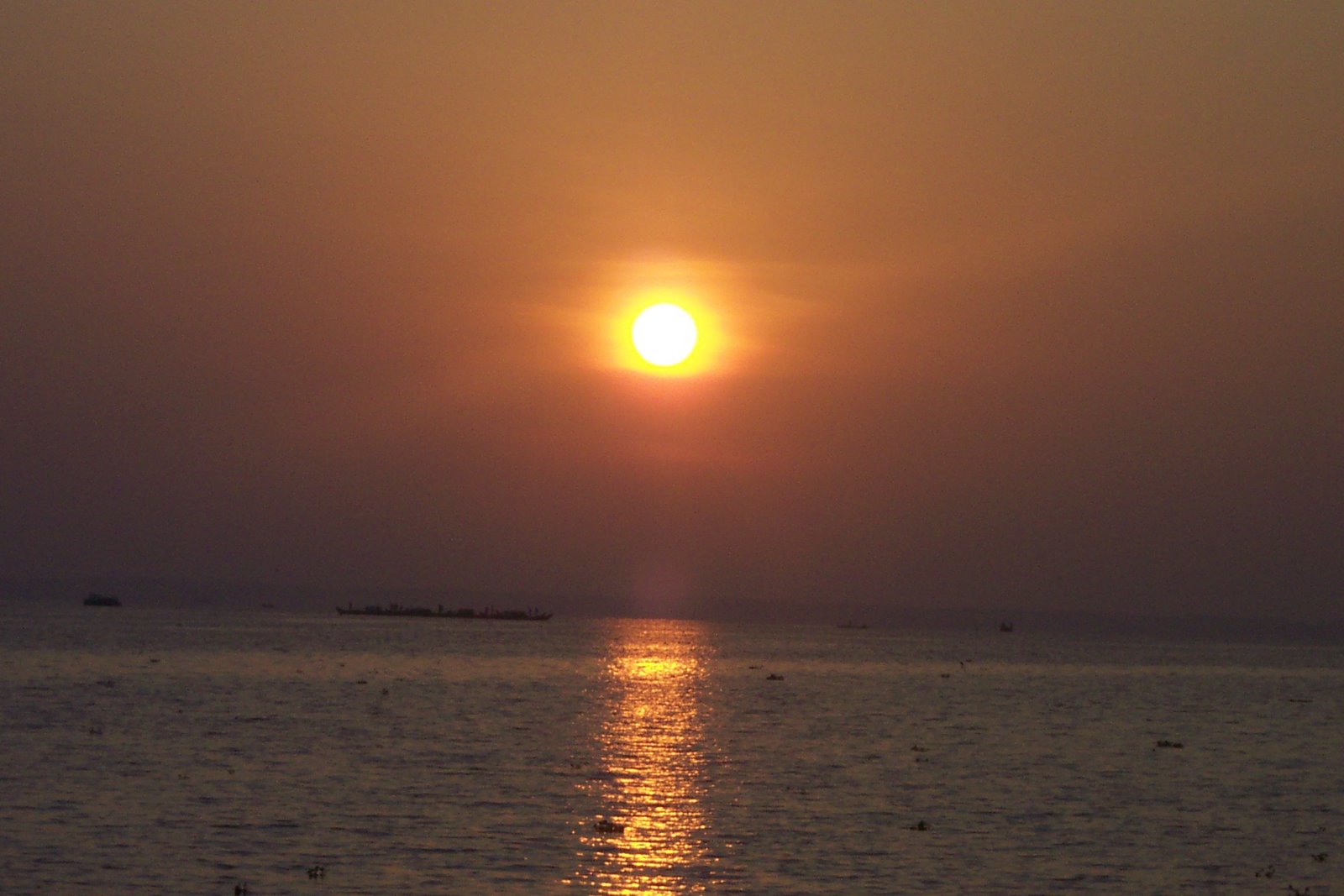 [boat+Sunrise.JPG]