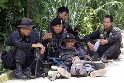 [Thai+troops+trespassing+into+Cambodia+12+(Reuters).jpg]