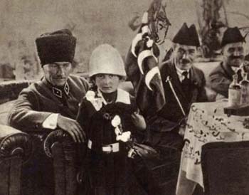 [Mustafa+Kemal+Ataturk+asker.jpg]