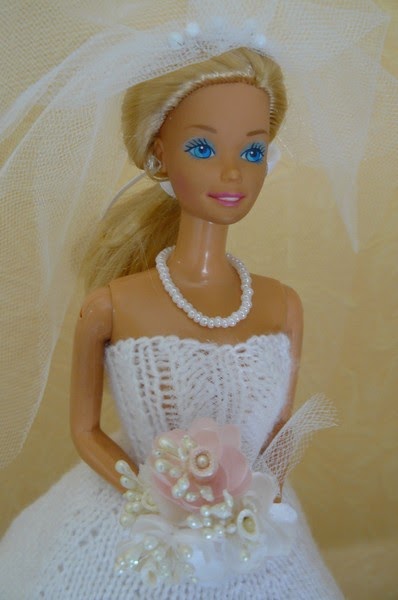 [barbie+mariée,+gros+plan+bustier.jpg]
