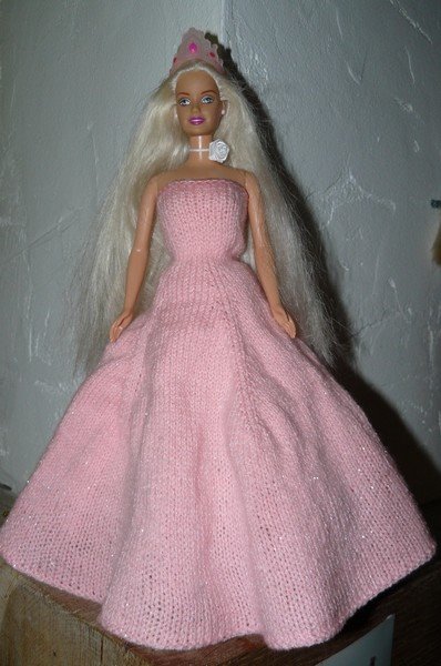 [barbie,+modèle+bella+rosa.jpg]