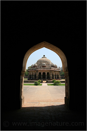 Indian shapes: through the arch