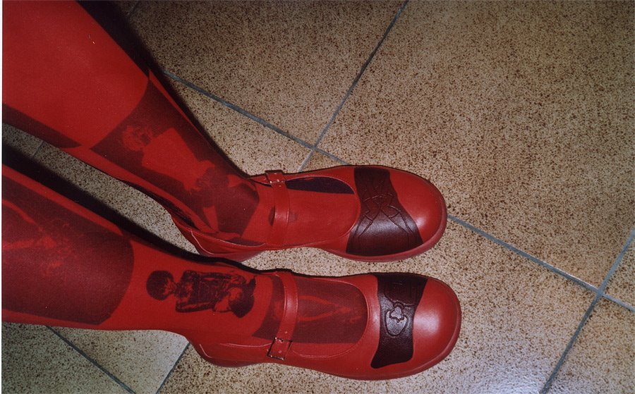 [mes-souliers-sont-rouges.jpg]
