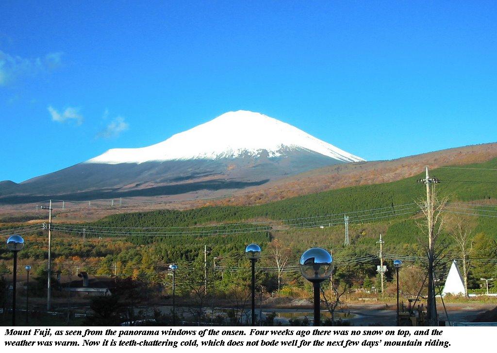 [12-11+Mt.+Fuji,+udsigt+fra+sovesal.jpg]