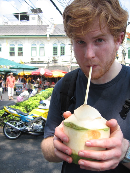 [paul+and+a+lovely+bunch+of+coconuts.JPG]