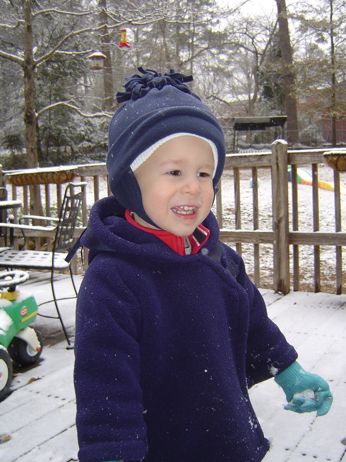 [Jacob+in+snow.JPG]