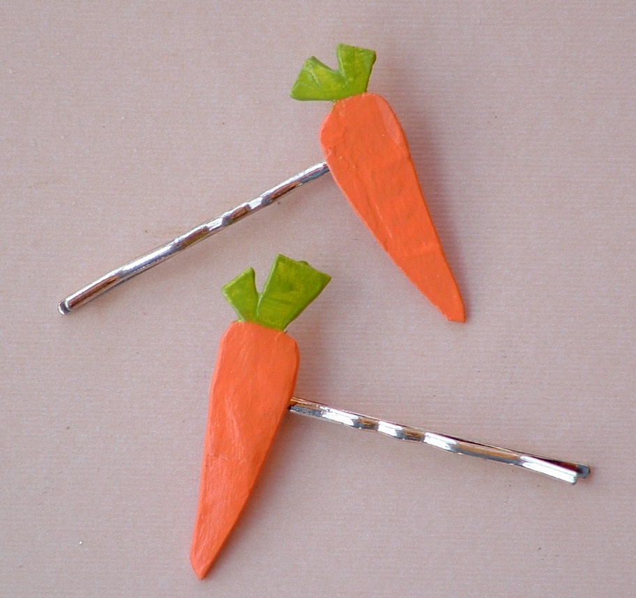 [bobby+pins+-+spring+carrots.JPG]
