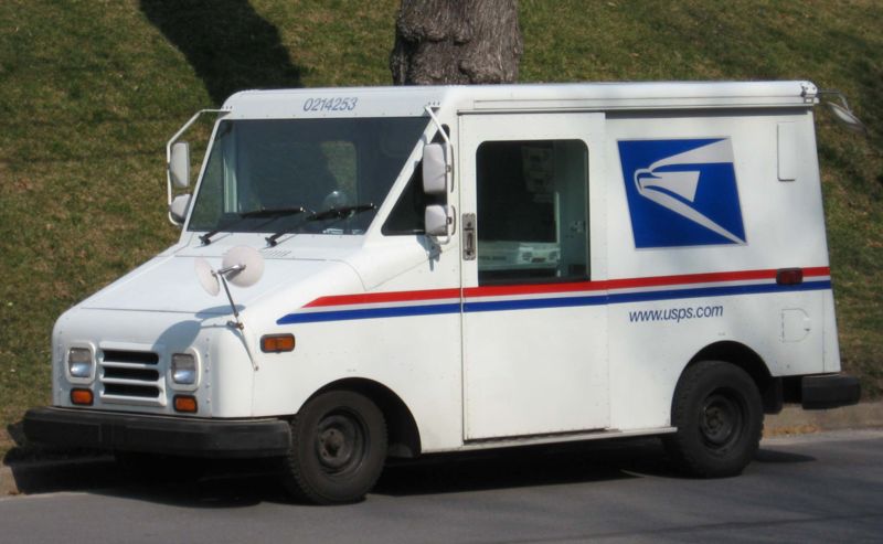 [800px-USPS-Mail-Truck.jpg]