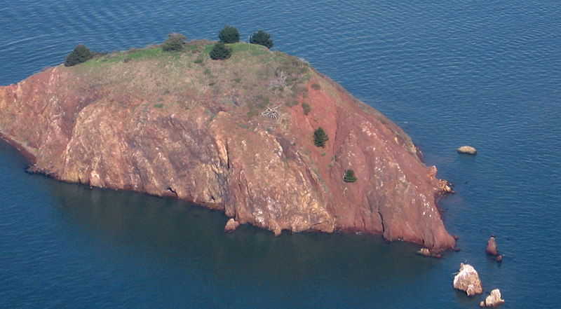 [800px-Red-rock-island.jpg]