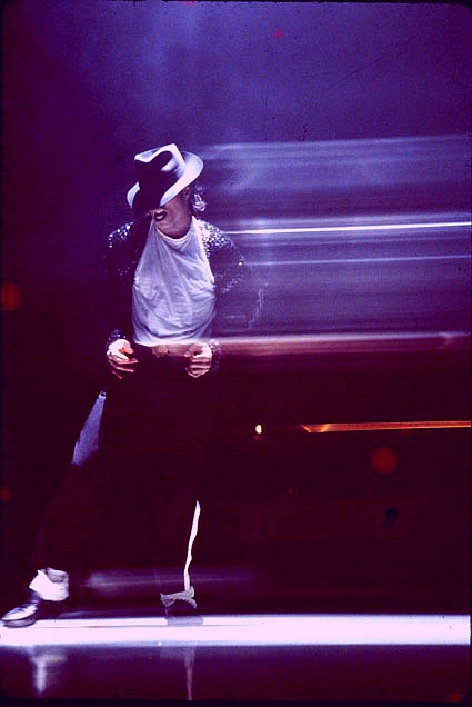 [Michael_Jackson_In_Motion.jpg]