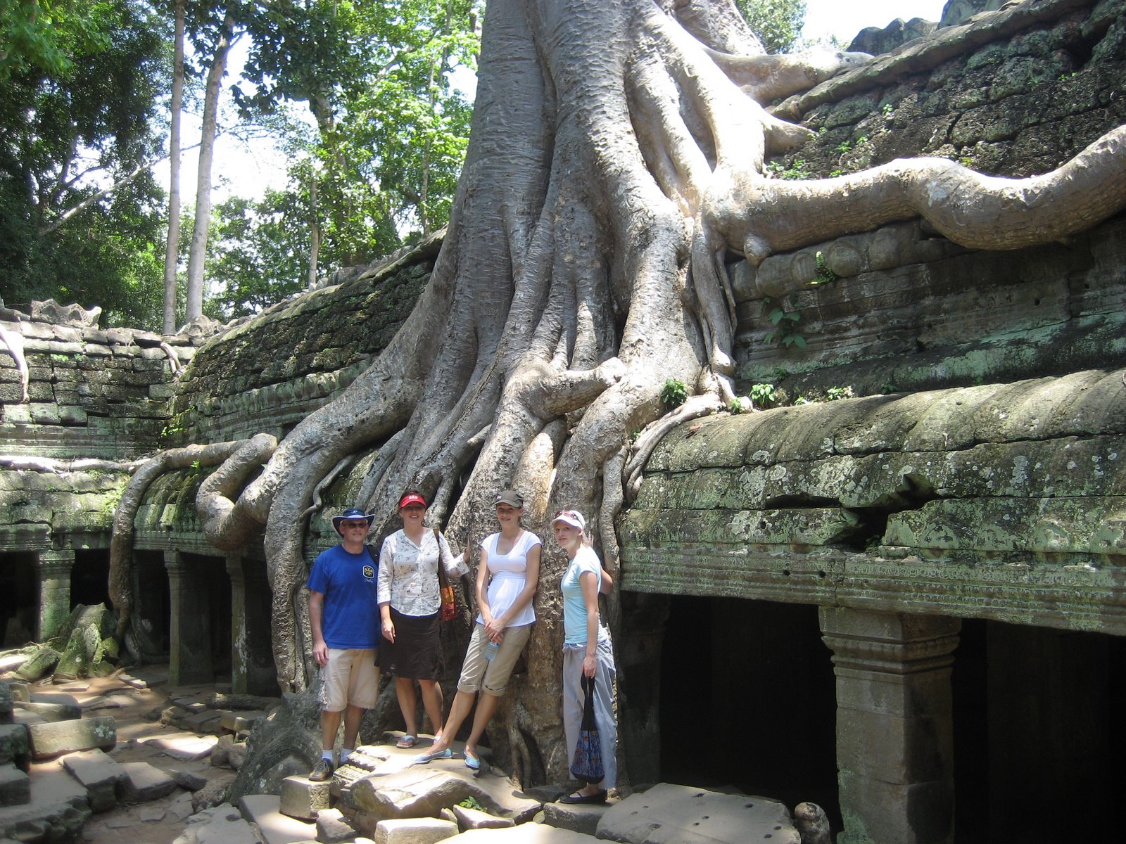 [Trip+to+Thailand-Cambodia+322.jpg]