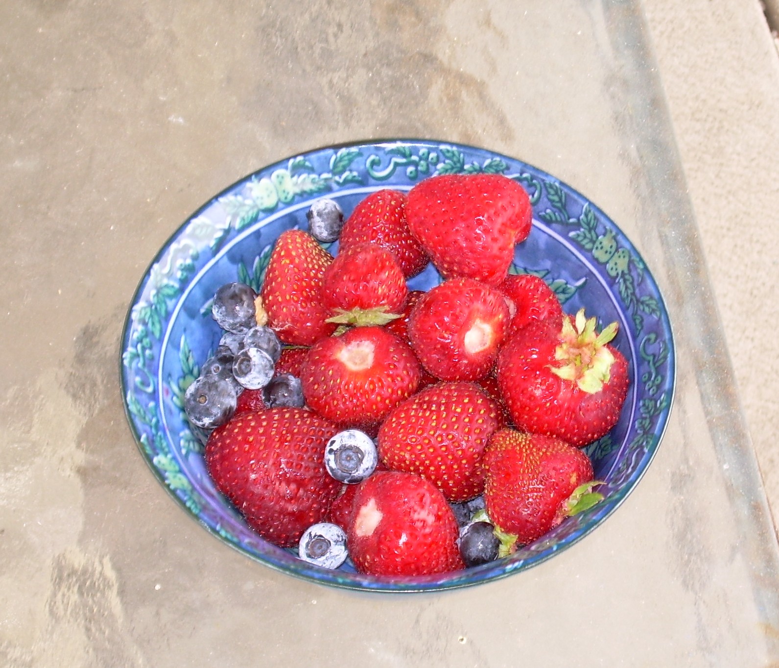 [strawberries200701.jpg]