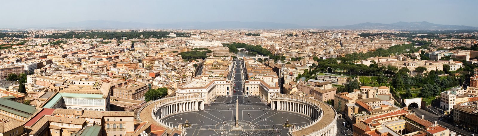[panoramica_vaticano.jpg]