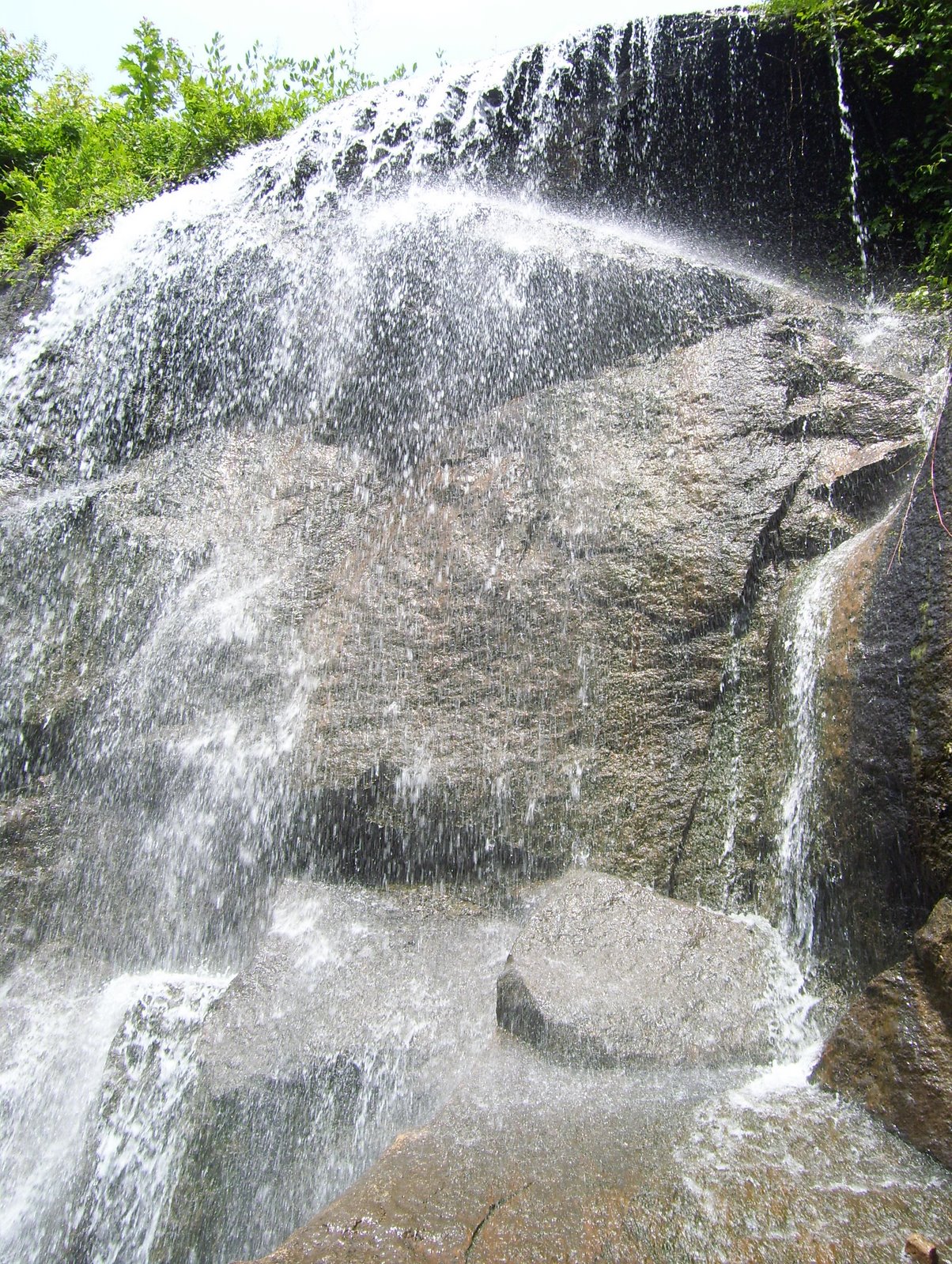 [waterfall.JPG]