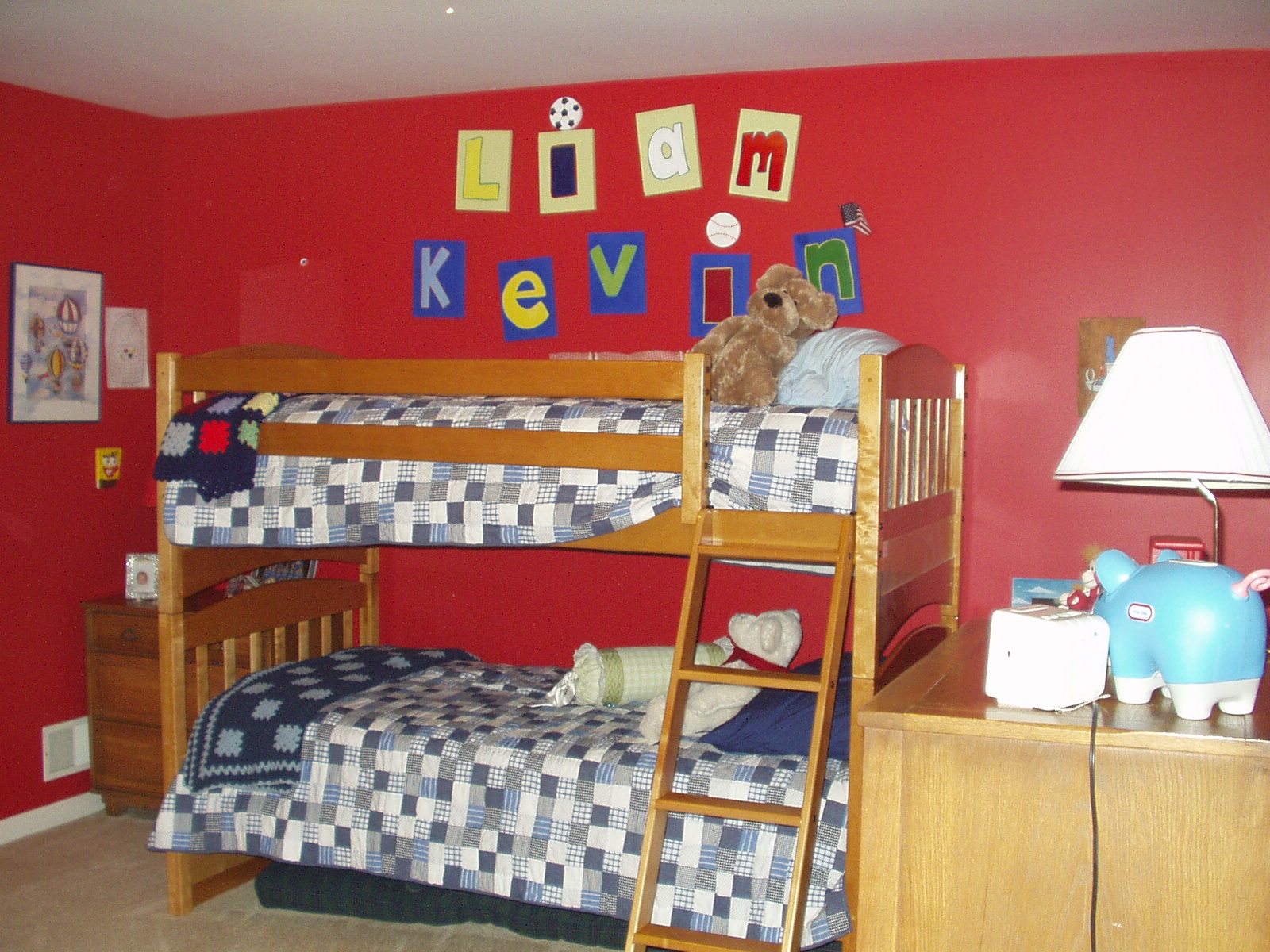 [kevin's+new+room!.jpg]