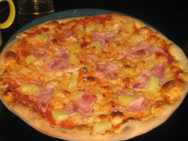 [Nicholas+Hawaiian+Pizza.jpg]