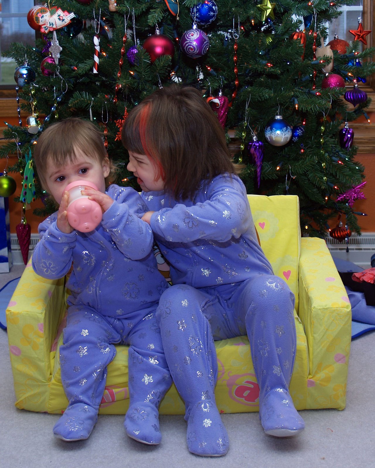 [Libby+Amelia+Christmas+06+2.jpg]