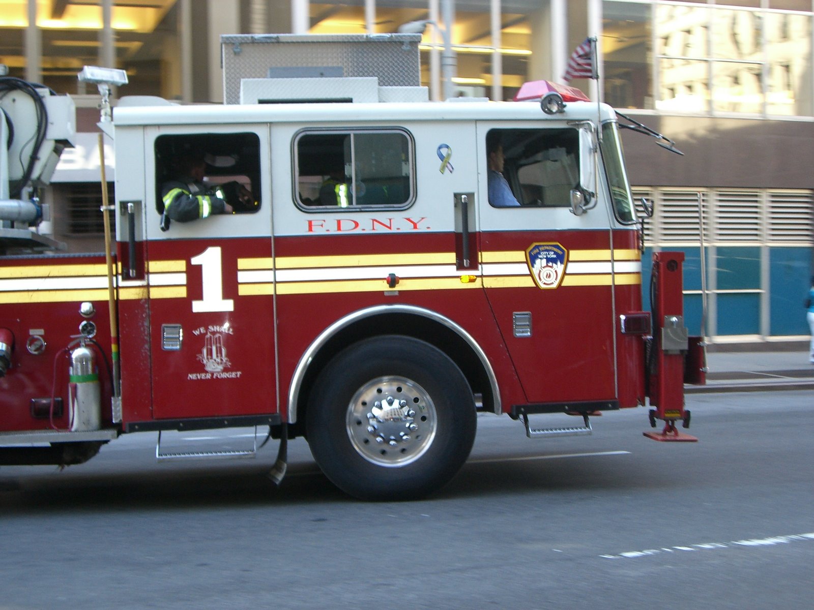 [Fire+Department+New+York+2006+f2.JPG]