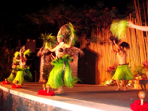 [maui+hula+dancers.jpg]