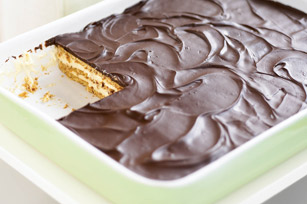 [Easy_Peanut_Butter_n_Chocolate_Eclair_Dessert.jpg]